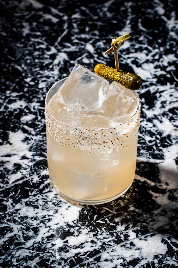 Riggs Washington Dc Hotel Bagian luar foto A Paloma cocktail