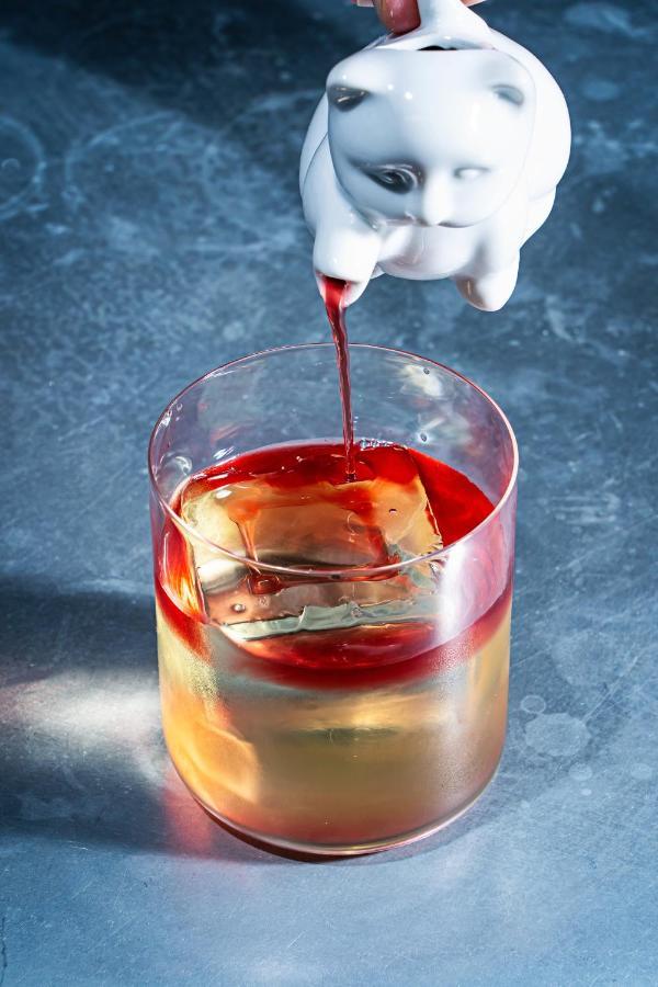 Riggs Washington Dc Hotel Bagian luar foto A blood orange Old Fashioned