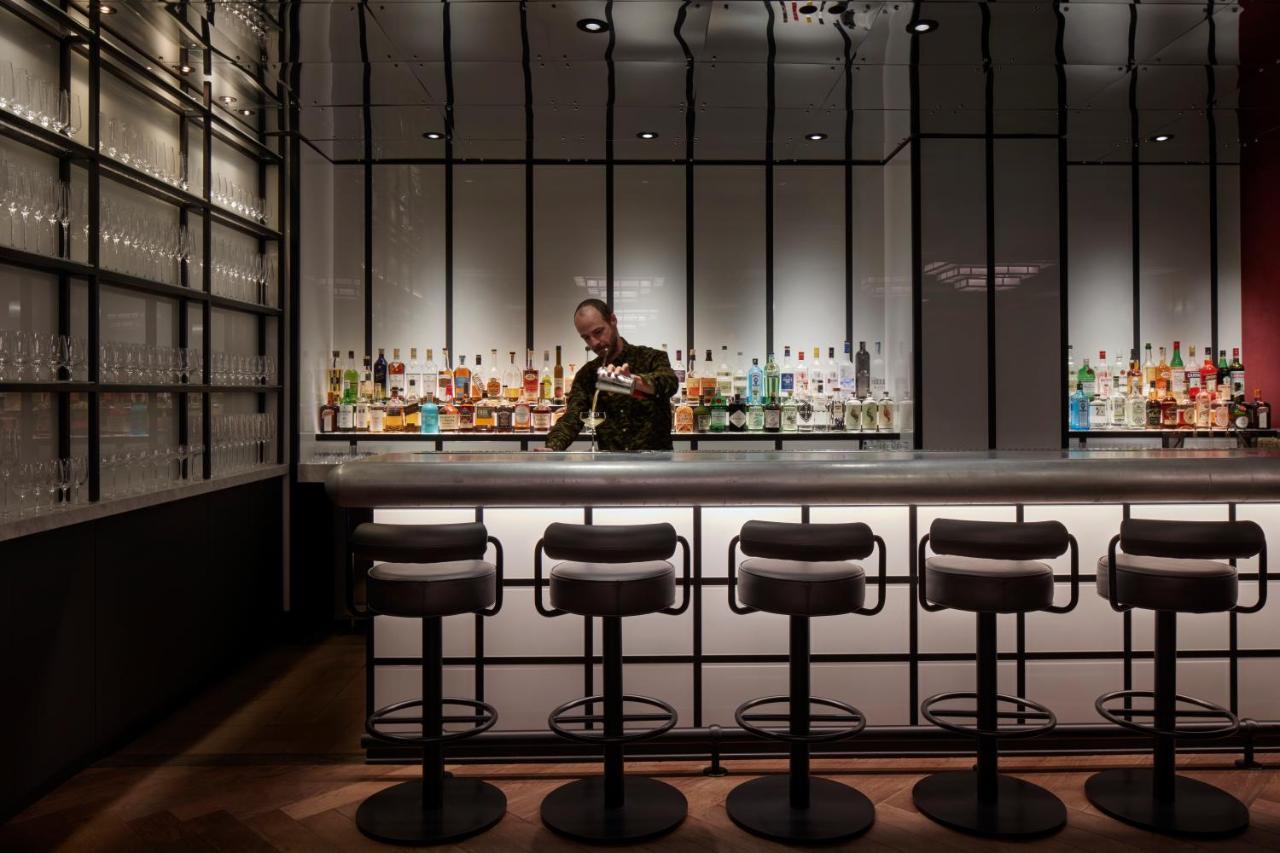 Riggs Washington Dc Hotel Bagian luar foto The bar at the London Edition
