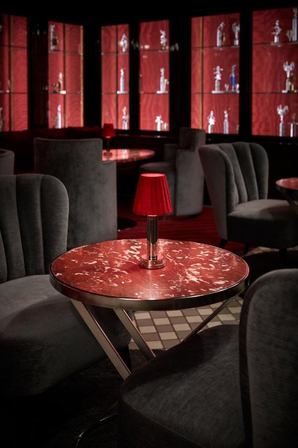 Riggs Washington Dc Hotel Bagian luar foto The bar at the London Edition