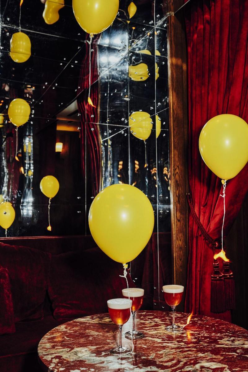 Riggs Washington Dc Hotel Bagian luar foto Helium balloons