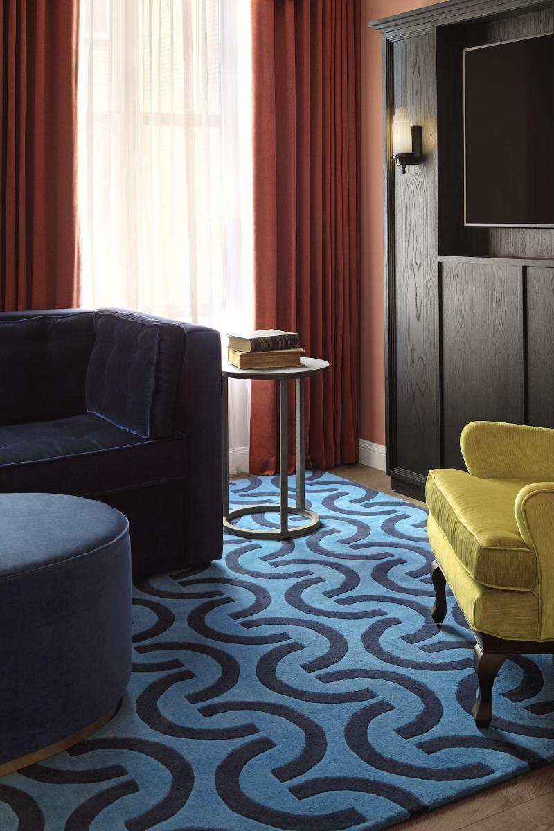 Riggs Washington Dc Hotel Bagian luar foto A carpet in a living room