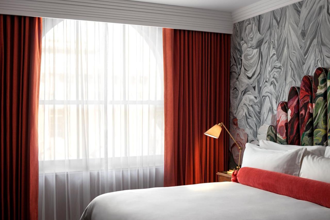 Riggs Washington Dc Hotel Bagian luar foto A bedroom at the Hotel
